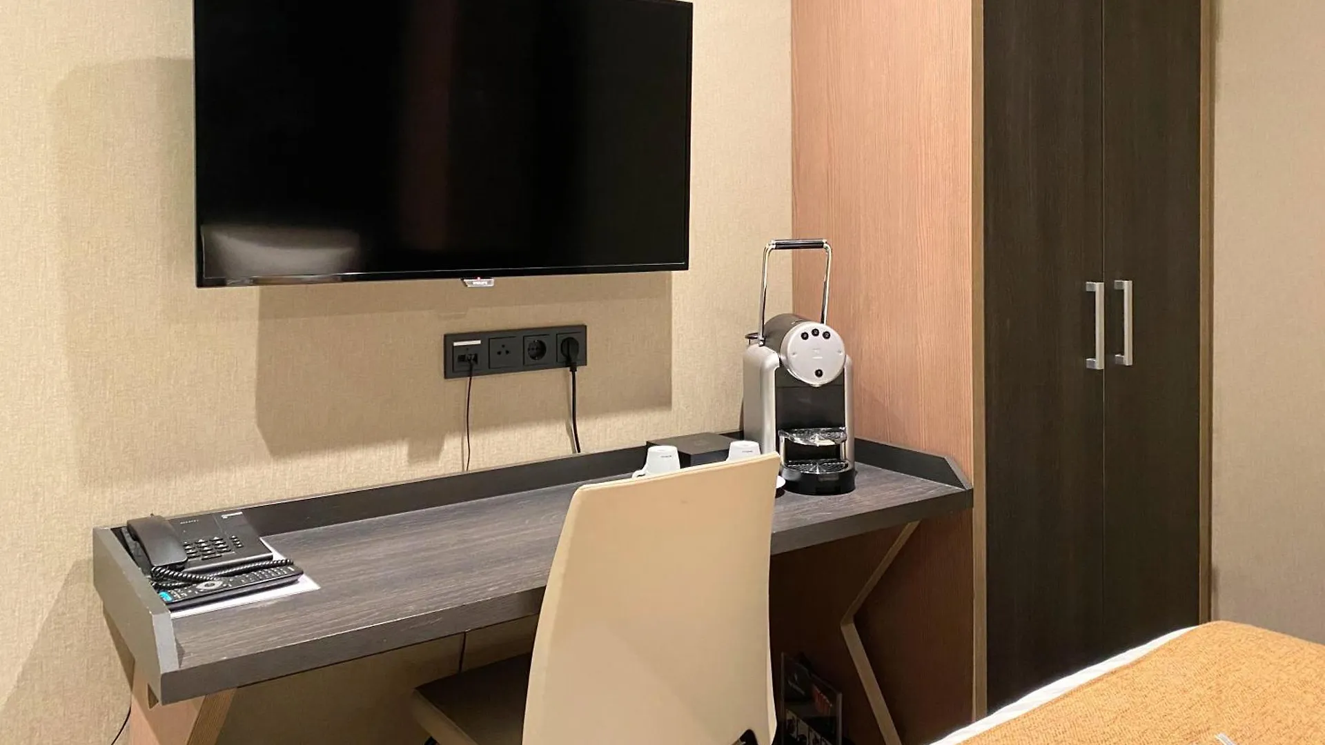 Xo Hotel Inner Amsterdam 3*,  Netherlands